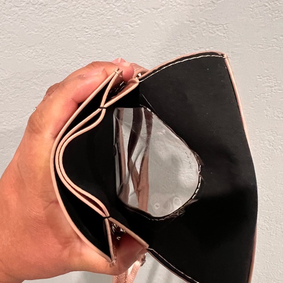 STG Cellphone crossbody bag. - Picture 7 of 9